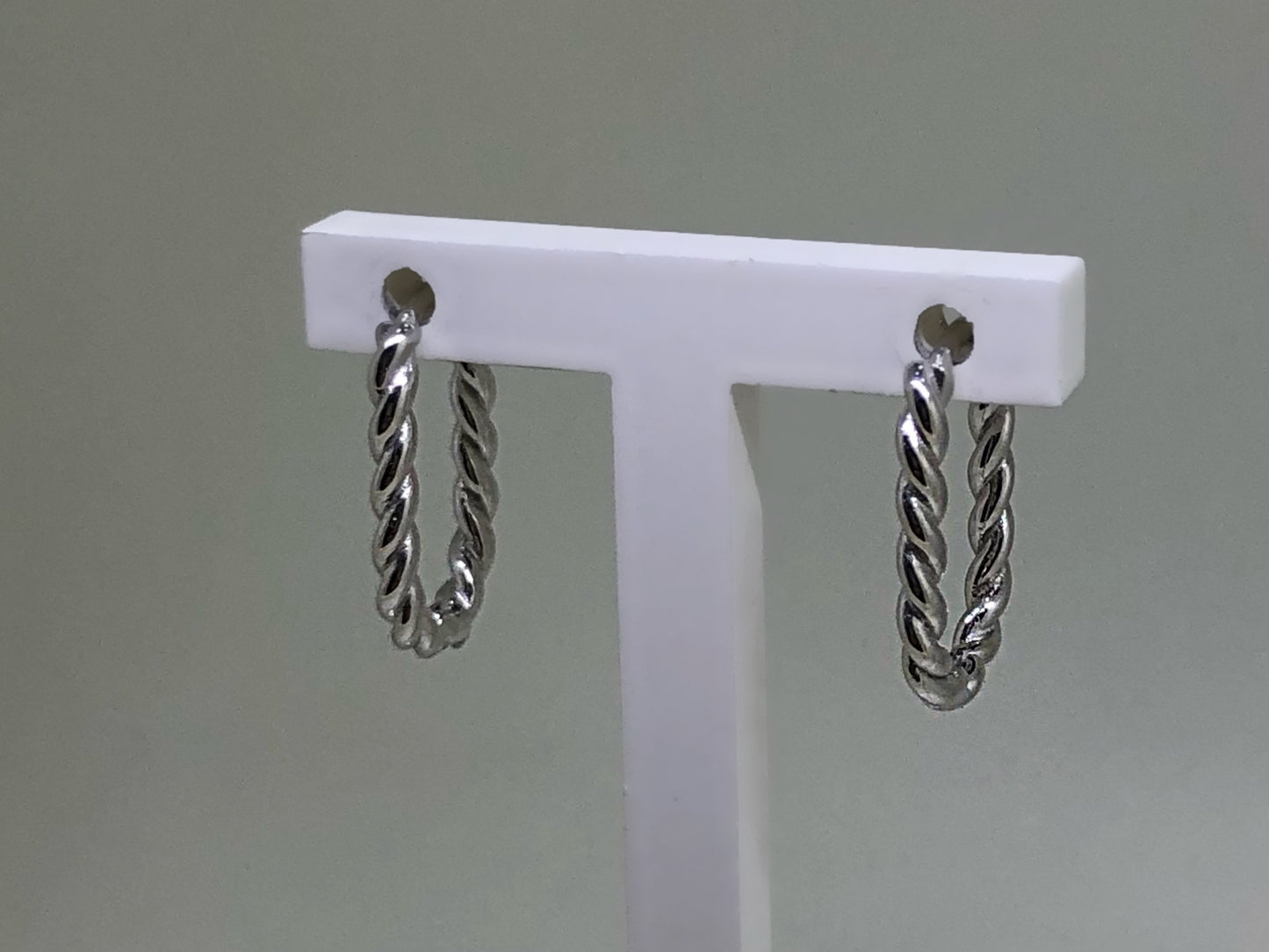 9K White Gold Twist Paper Clip Huggies