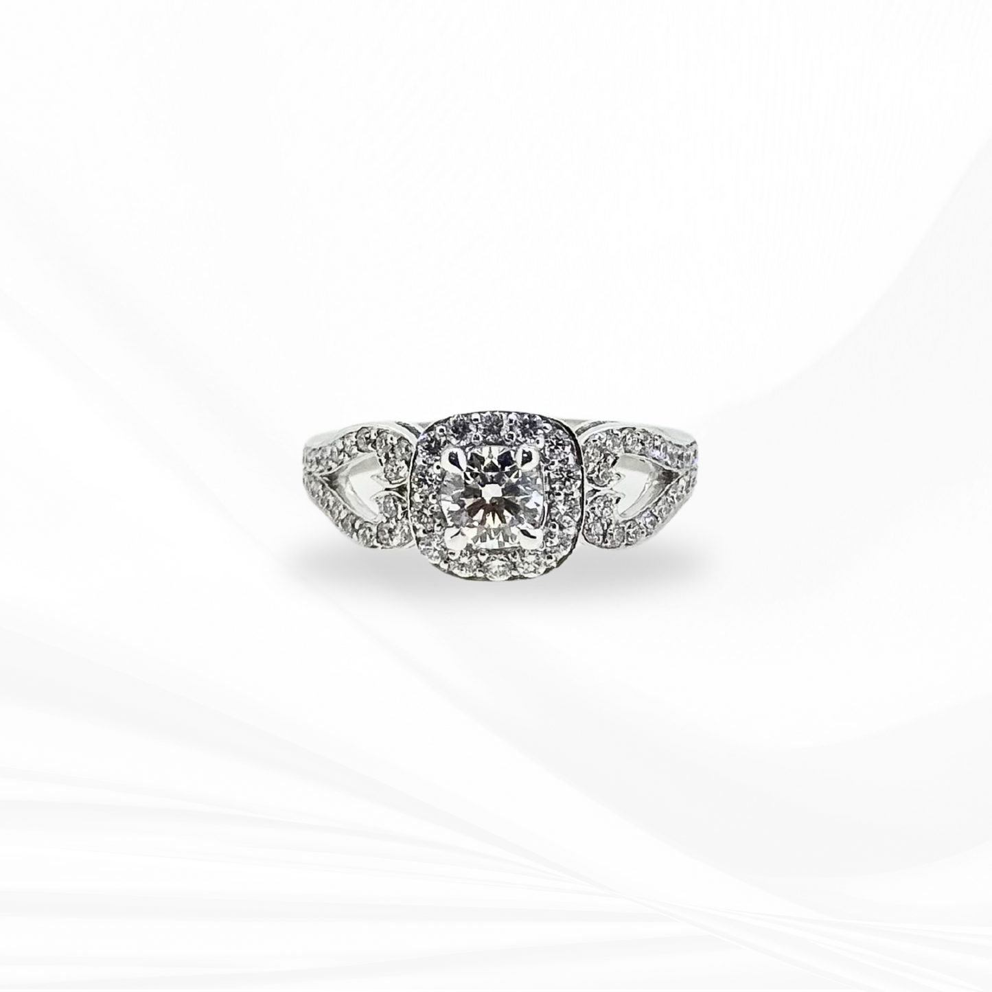 Brillant Round Cut Natural Diamond with Halo & Fancy Shoulders Engagement Ring