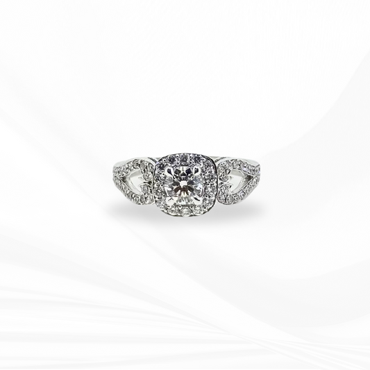 Brillant Round Cut Natural Diamond with Halo & Fancy Shoulders Engagement Ring