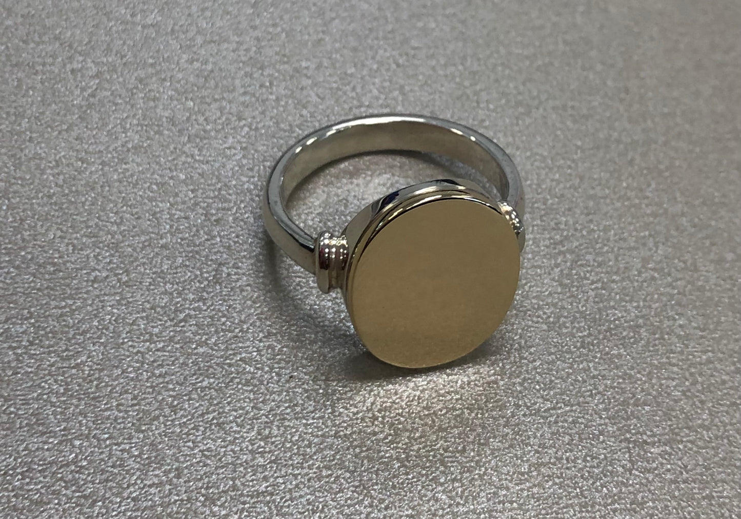 9K Yellow Gold/ Sterling Silver Ribbed Signet Ring