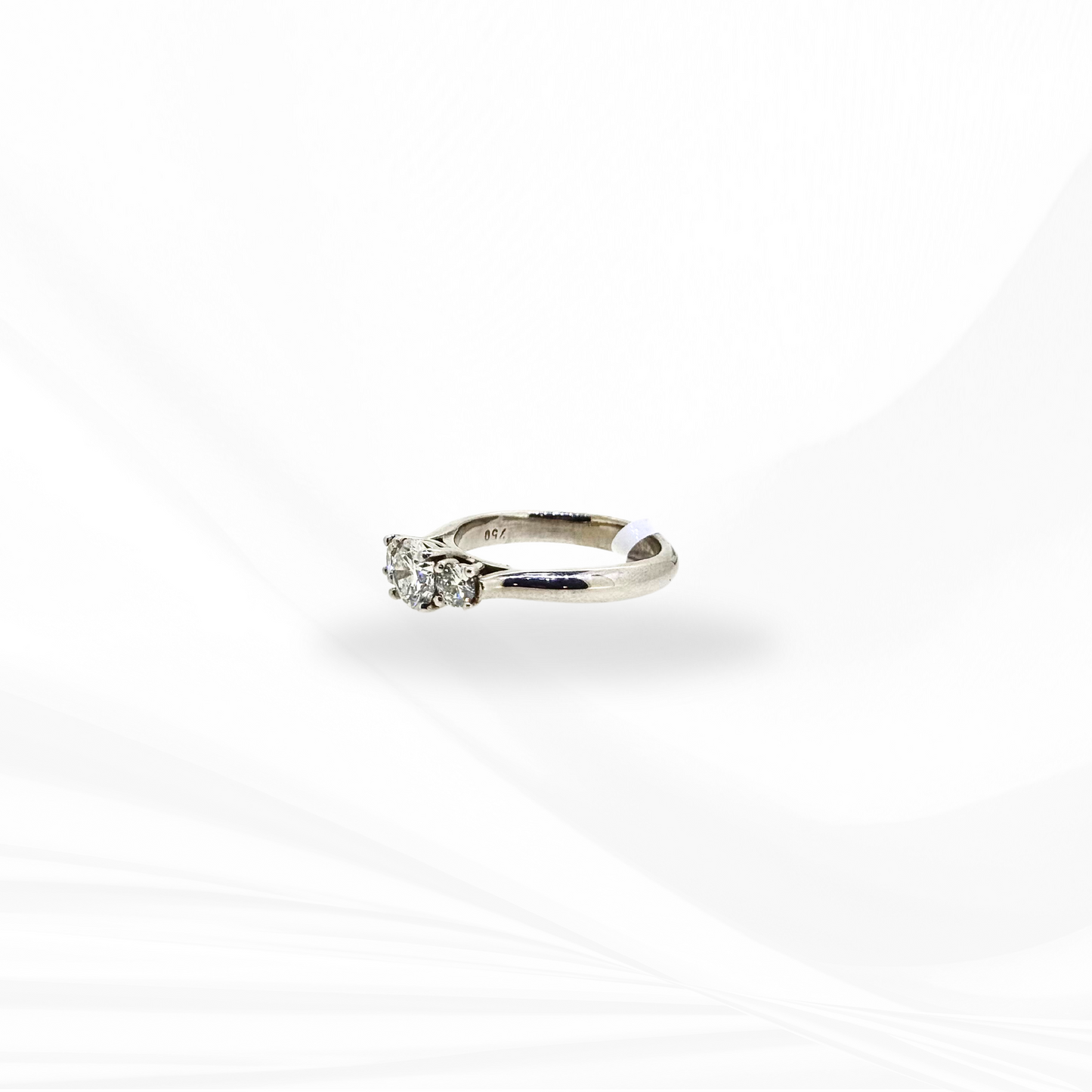 Three Stone Round Brilliant Cut Diamond Engagement Ring