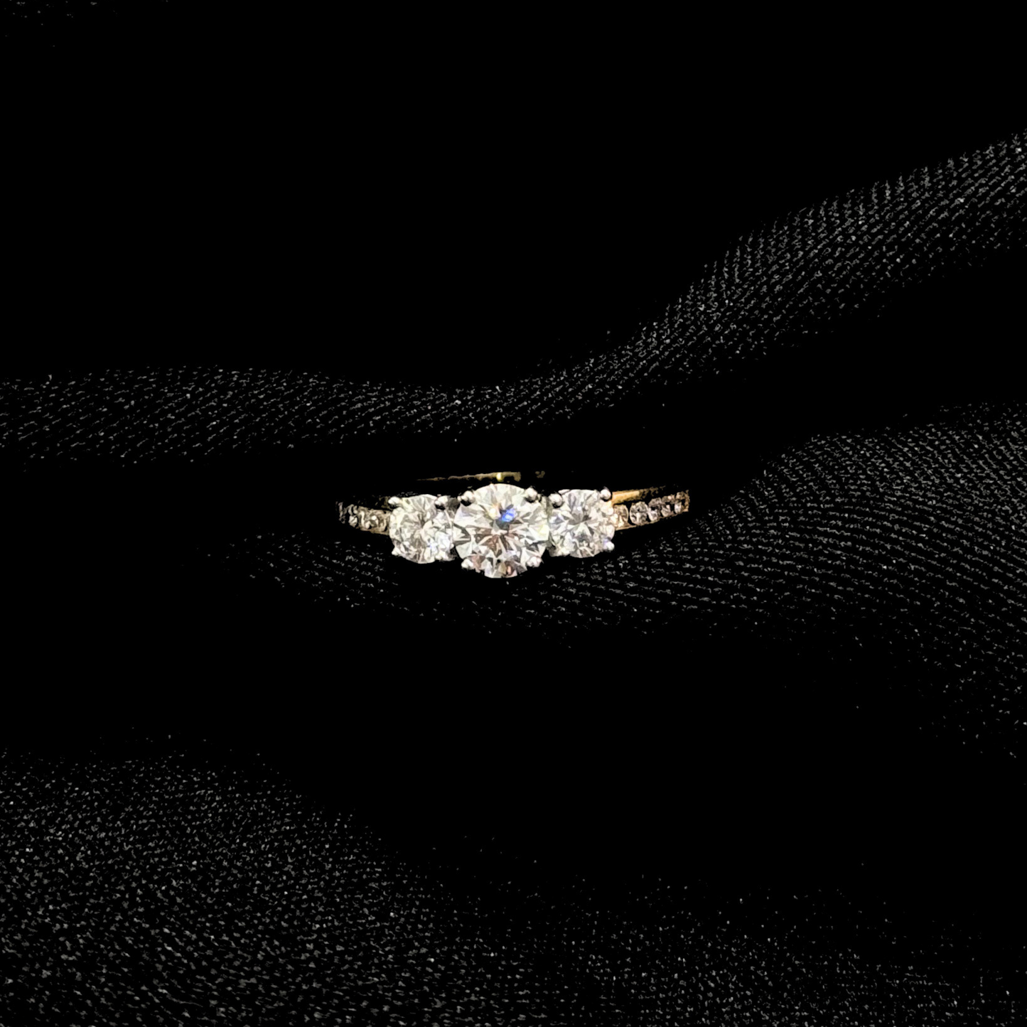 Three Stone Round Brilliant Cut Natural Diamond Engagement Ring