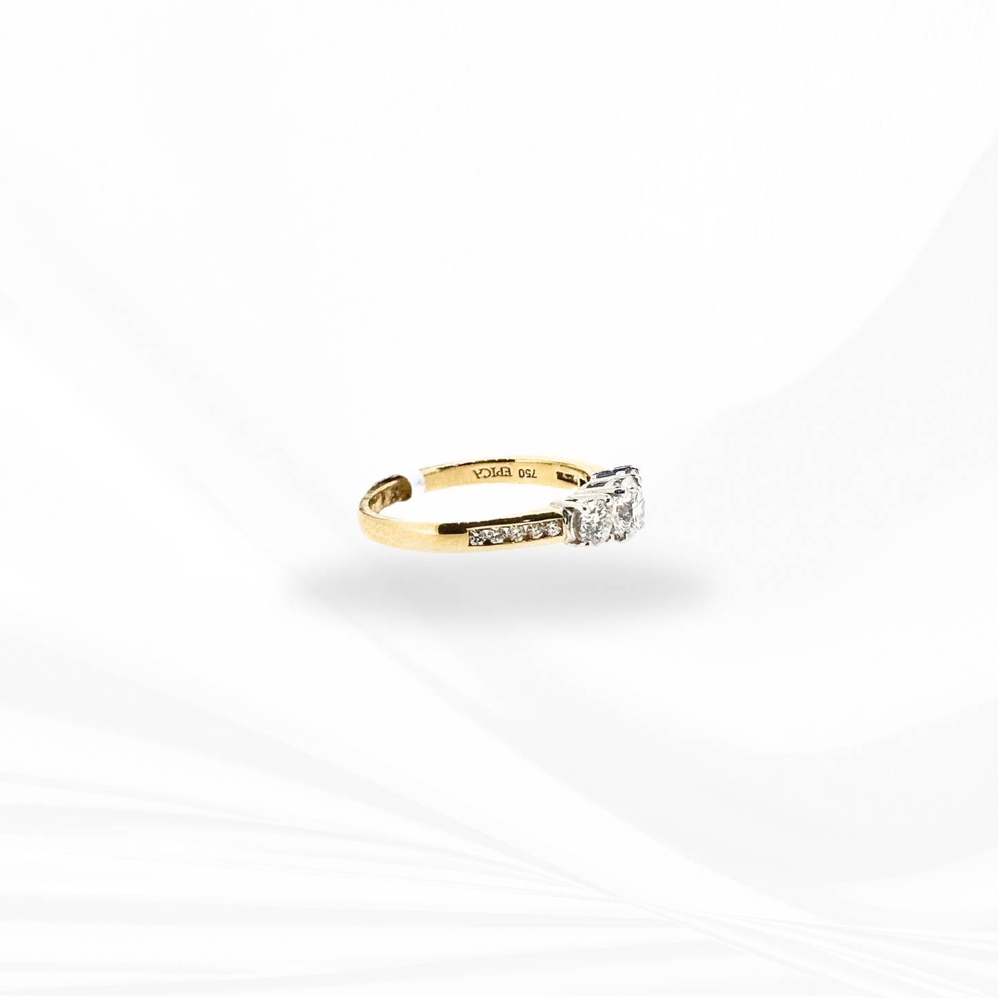 Three Stone Round Brilliant Cut Natural Diamond Engagement Ring